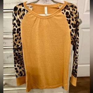 Leopard Print Sleeve Top